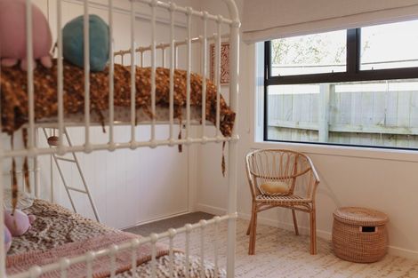 Photo of property in 72 Waipunahau Road, Waikanae, 5036