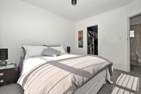 Photo of property in 2/21 Quebec Road, Milford, Auckland, 0620