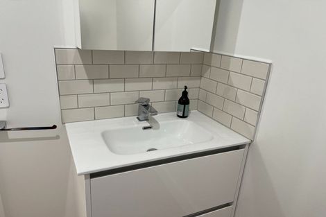 Photo of property in Newman Court Apartments, 2 Newman Terrace, Thorndon, Wellington, 6011