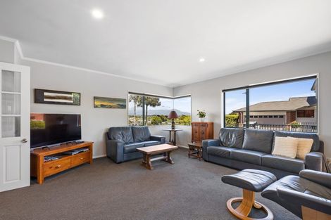 Photo of property in 9 Sandel Rise, Merrilands, New Plymouth, 4312