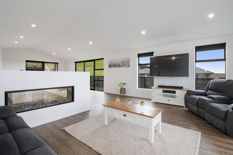 Photo of property in 39 Lakeside Terrace, Omokoroa, 3114