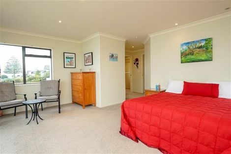 Photo of property in 61c Stanley Road, Stanley Point, Auckland, 0624