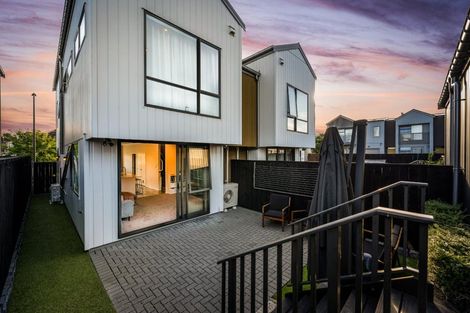 Photo of property in 4 Kapia Road, Westgate, Auckland, 0614