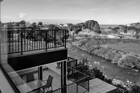 Photo of property in 48 Kawei Road, Ohawe, Hawera, 4671