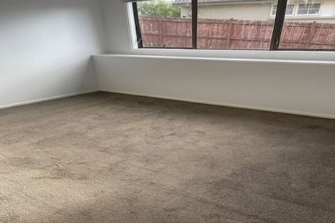 Photo of property in 9 Gwenand Place, Botany Downs, Auckland, 2010