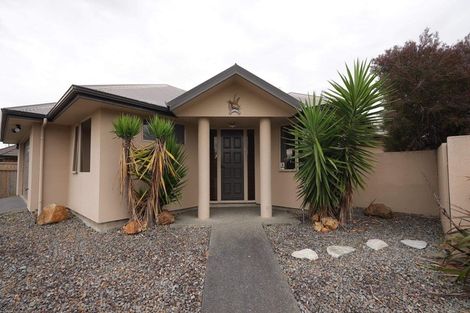 Photo of property in 21 Cleveland Heights, Kelvin Grove, Palmerston North, 4414