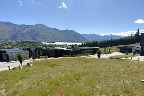 Photo of property in 16 Akitu Rise, Wanaka, 9305