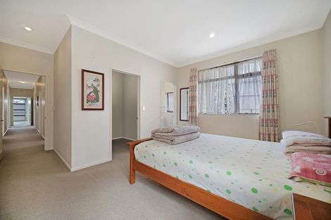 Photo of property in 32 Cairnsvale Rise, Manurewa, Auckland, 2105