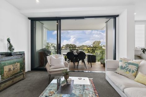 Photo of property in 201/8a Lake Pupuke Drive, Takapuna, Auckland, 0622