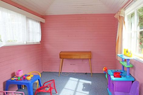 Photo of property in 17 Weston Road, Holmes Hill, Oamaru, 9401