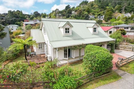 Photo of property in 11 Forest Road, Pinehaven, Upper Hutt, 5019