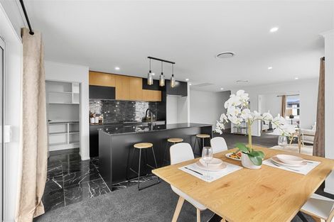 Photo of property in 21 Clonbunny Close, Rolleston, 7614