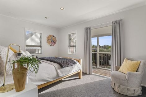 Photo of property in 57 Kurnell Drive, Botany Downs, Auckland, 2010