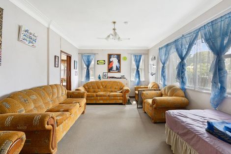 Photo of property in 184 Great North Road, Glendene, Auckland, 0612