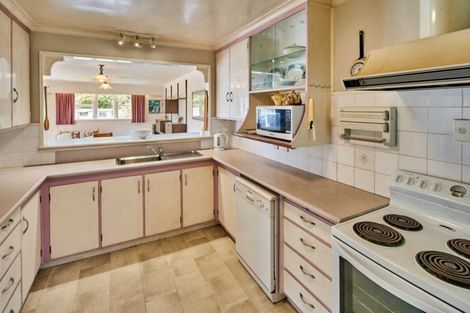 Photo of property in 350 Main Road, Tawa, Wellington, 5028