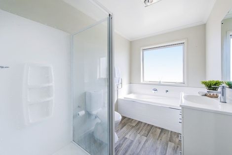 Photo of property in 39 Pakohe Street, Pegasus, 7612