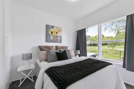 Photo of property in 2/16 Diana Drive, Glenfield, Auckland, 0627