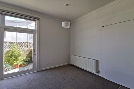 Photo of property in 76 Roxburgh Street, Mount Victoria, Wellington, 6011