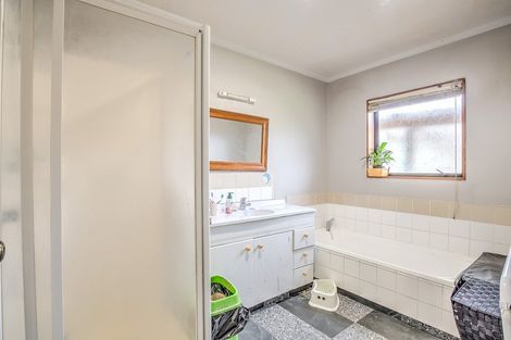 Photo of property in 21 Aldershot Place, Nawton, Hamilton, 3200