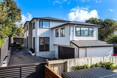 Photo of property in 34a Lyons Avenue, Murrays Bay, Auckland, 0630