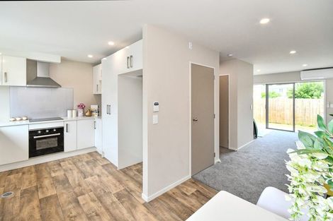 Photo of property in 2/70 Clevedon Road, Papakura, 2110