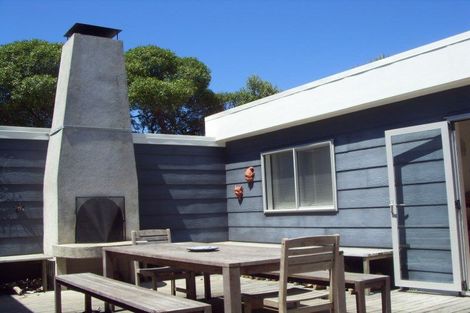 Photo of property in 2 Nicholas Street, Te Horo Beach, Otaki, 5581