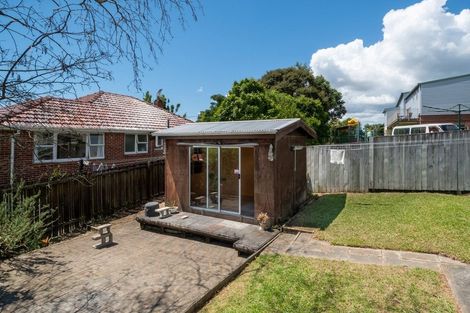 Photo of property in 277 Glengarry Road, Glen Eden, Auckland, 0602