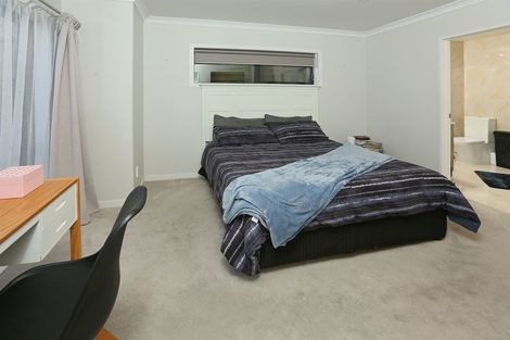 Photo of property in 10 Blewitt Court, Swanson, Auckland, 0614