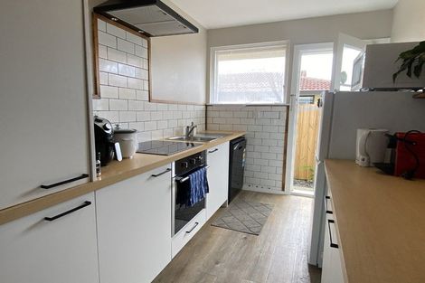 Photo of property in 2/12 North Avon Road, Richmond, Christchurch, 8013