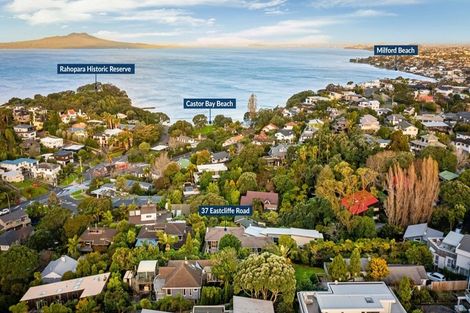 Photo of property in 37 Eastcliffe Road, Castor Bay, Auckland, 0620