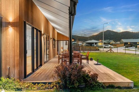 Photo of property in 8 Hebbard Court, Albert Town, Wanaka, 9305