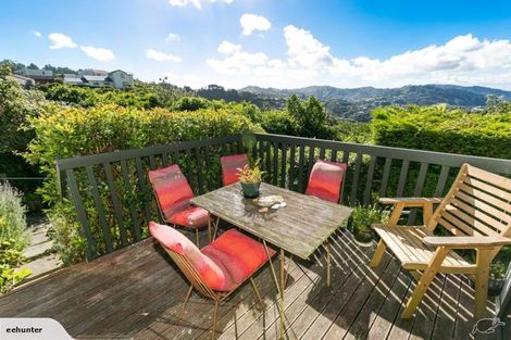 Photo of property in 6 Ashton Fitchett Drive, Brooklyn, Wellington, 6021