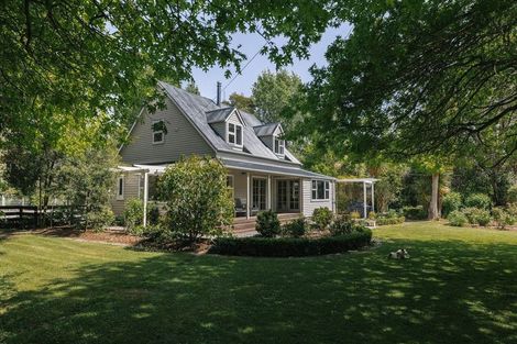 Photo of property in 200 Aokautere Drive, Fitzherbert, Palmerston North, 4471