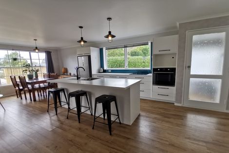 Photo of property in 9 Whaka Street, Maungaturoto, 0520