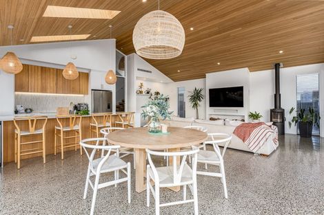 Photo of property in 58 Muri Road, Pukerua Bay, 5026