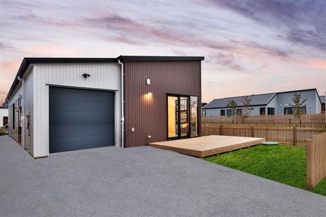 Photo of property in 16 Taiororua Avenue, Massey, Auckland, 0614