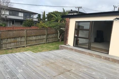 Photo of property in 3/289 Glenfield Road, Glenfield, Auckland, 0629