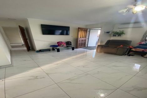 Photo of property in 2/9 Berwyn Avenue, Takanini, 2112