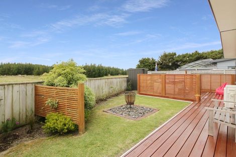 Photo of property in 9 Oxnam Place, Foxton Beach, Foxton, 4815