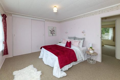 Photo of property in 2 Winslow Place, Levin, 5510