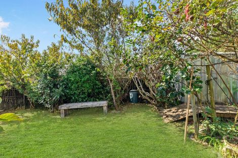 Photo of property in 1/16 Midgley Road, West Harbour, Auckland, 0618