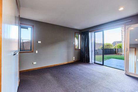 Photo of property in 17 Fernloche Place, Flat Bush, Auckland, 2016