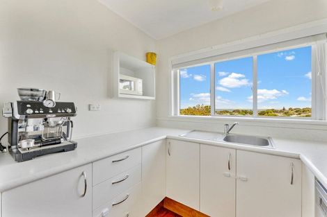 Photo of property in 13 Mount View Place, Spotswood, New Plymouth, 4310