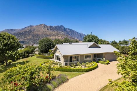 Photo of property in 33 Ferry Hill Drive, Lower Shotover, Queenstown, 9371