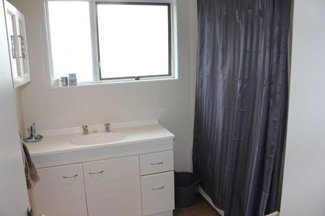 Photo of property in 1/104 Arran Road, Browns Bay, Auckland, 0630