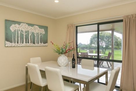 Photo of property in 581 Waitara Road, Huirangi, New Plymouth, 4373