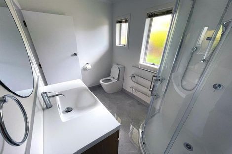 Photo of property in 32b Lyttelton Avenue, Forrest Hill, Auckland, 0620