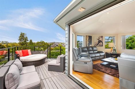 Photo of property in 8a Horizon Way, West Harbour, Auckland, 0618