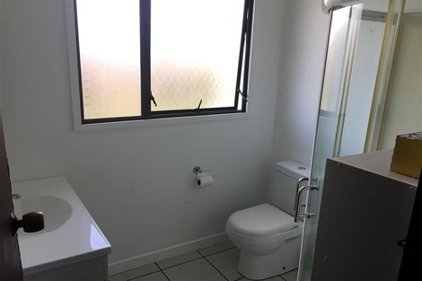 Photo of property in 1/6 Valdale Road, Henderson, Auckland, 0610