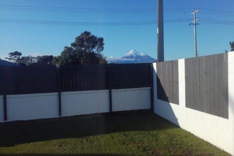 Photo of property in 62 Gisborne Terrace, Opunake, 4616